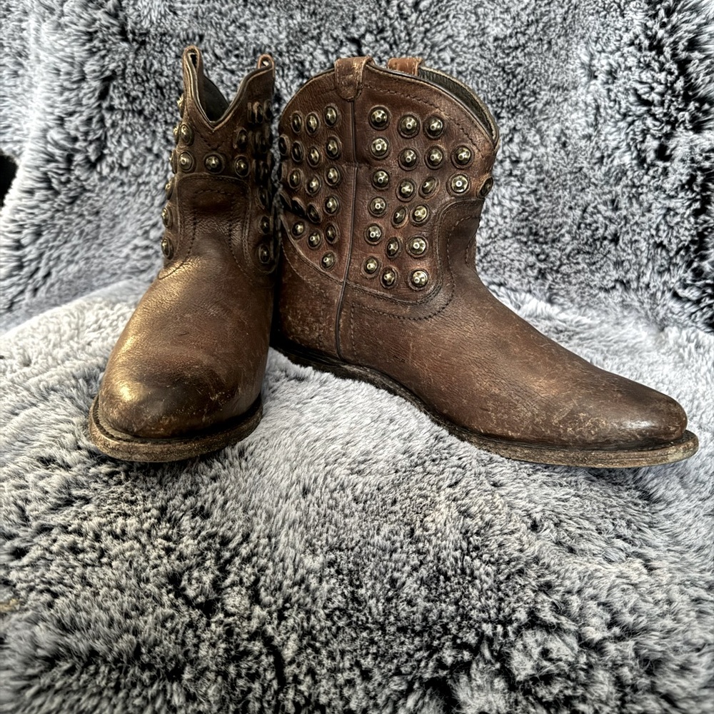 FRYE WYATT DISC BOOT SZ 7.5B